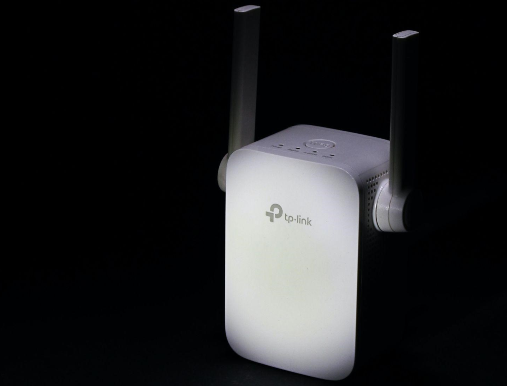 how to connect wifi extender to verizon router